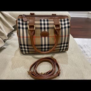 100% Authentic Burberry Boston with Strip Bag